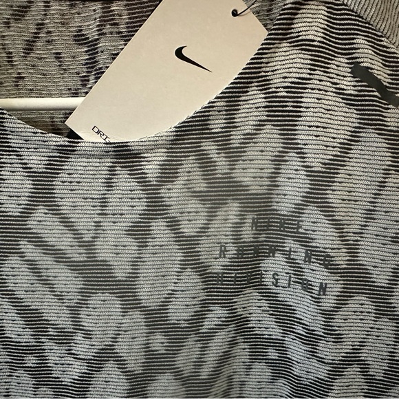 Nike Dri-fit running division. NWT. Men’s size small - Picture 1 of 5